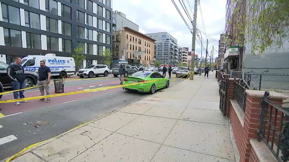 Individuals of curiosity in custody following taking pictures of off-duty NYPD officer in Queens Individuals of curiosity in custody following taking pictures of off-duty NYPD officer in Queens