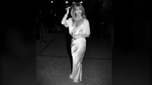 Goldie Hawn attends an event at the Metropolitan Museum of Art in New York City on December 4, 1995. (Photo by Nick Haddow/Penske Media via Getty Images)