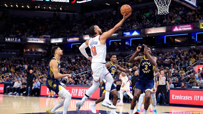 INDIANAPOLIS, INDIANA – FEBRUARY 11: Jalen Brunson #11 of the New York Knicks takes a shot against the Indiana Pacers at Gainbridge Fieldhouse on February 11, 2025 in Indianapolis, Indiana. NOTE TO USER: User expressly acknowledges and agrees that, by downloading and or using this photograph, User is consenting to the terms and conditions of the Getty Images License Agreement. (Photo by Justin Casterline/Getty Images)
