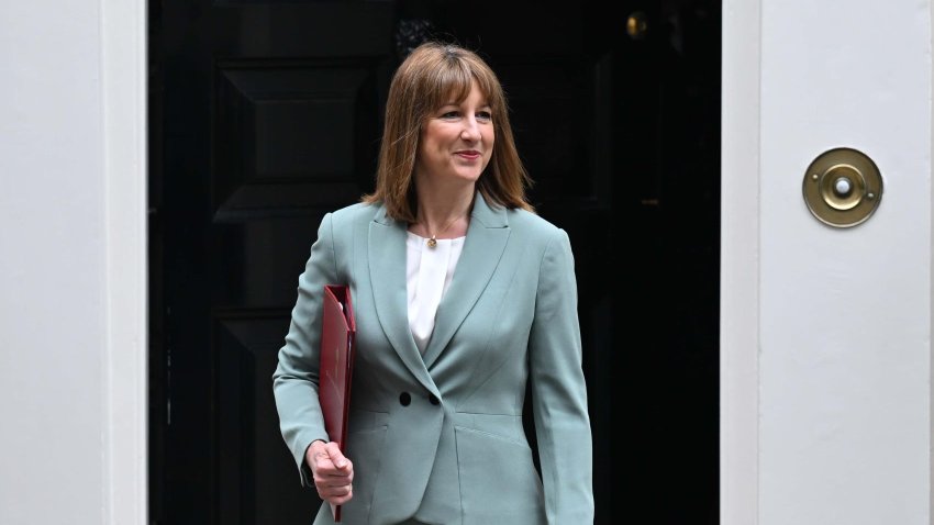 U.K.Chancellor of the Exchequer Rachel Reeves leaves 10 Downing Street ahead of PMQs in the House of Commons in London, United Kingdom on June 11, 2025.