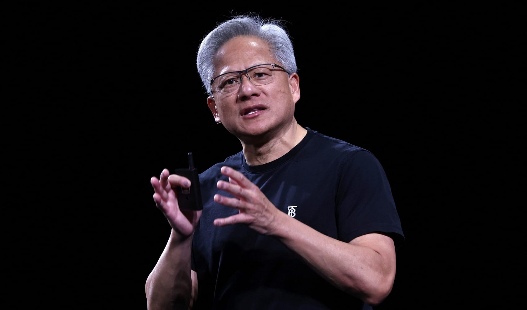 Nvidia heads for 5-day win streak as it hits record highs