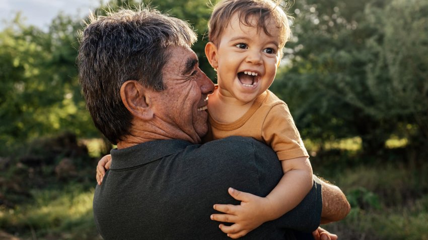 [CNBC] Here’s the No. 1 phrase dads ‘hate hearing’ on Father’s Day, says parenting expert—what to say instead