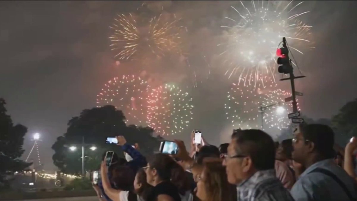 Macy’s fireworks show moves back to East River for 2025 – NBC New York
