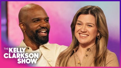 ‘Hacks' star Carl Clemons-Hopkins & Kelly Clarkson crack up at show's ‘Breakaway' pun