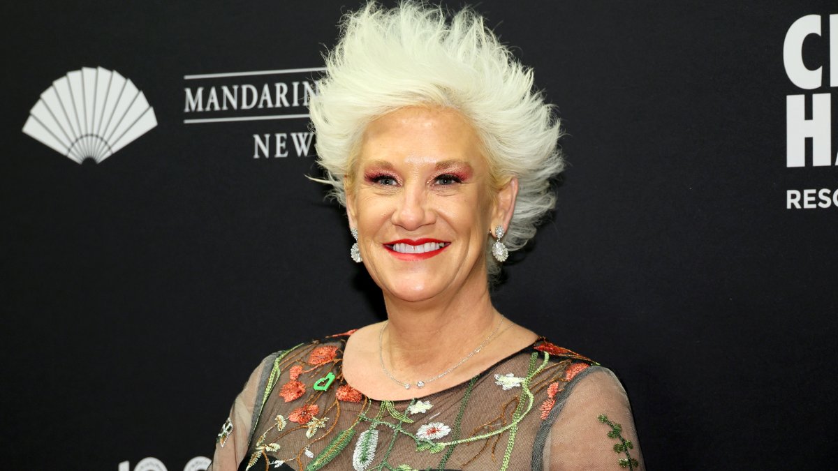 Anne Burrell may have suffered a cardiac arrest, per FDNY report – NBC New York
