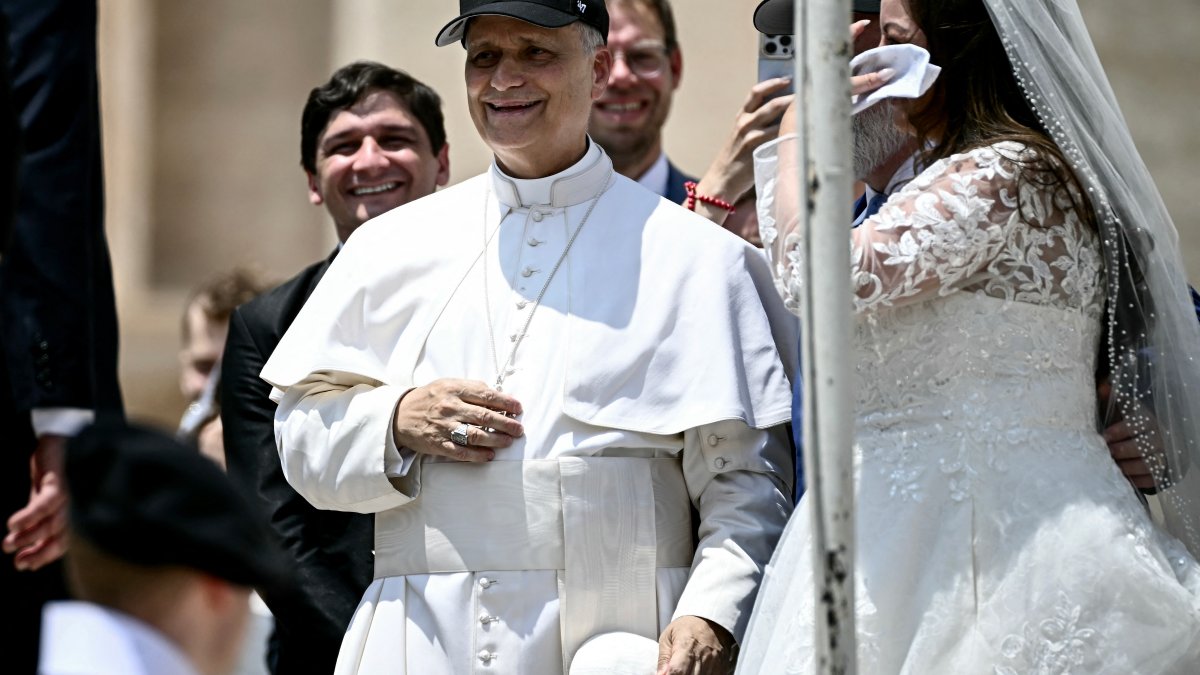 Timas Merkelis Pope Leo XIV delivered a special message shown at Rate Field – NBC New York