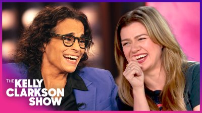 Comedian Jessica Kirson & Kelly Clarkson bond over lying to hotel room service