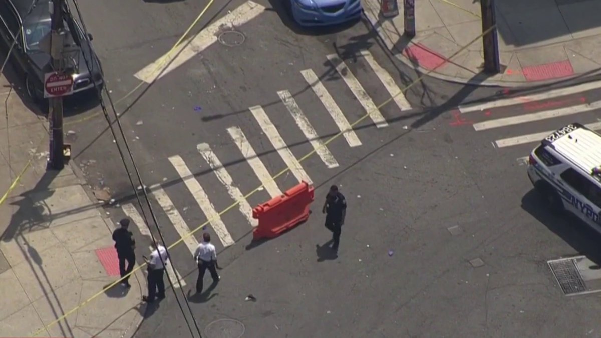 Bronx Gunman Shoots Two Teens, Police Search Ongoing
