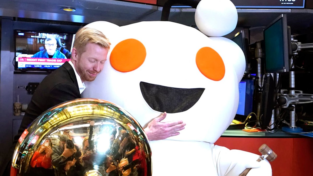 Reddit Reports Record Q2 Earnings, User Growth Exceeds Estimates