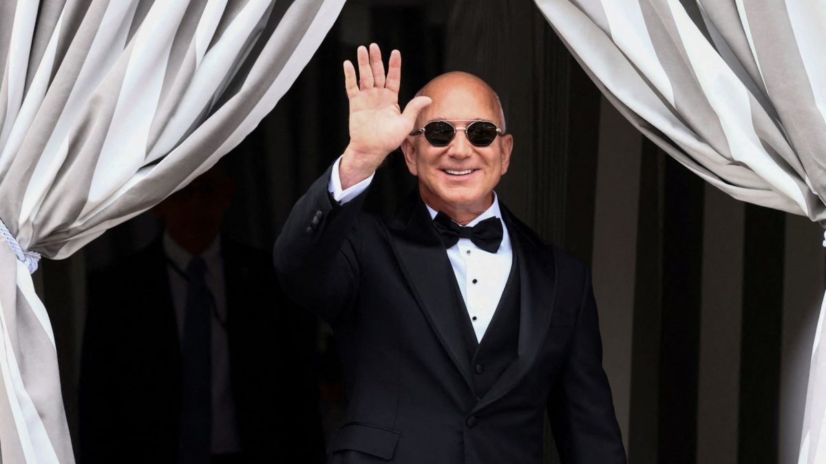 Jeff Bezos sells $737 million worth of Amazon shares – NBC New York