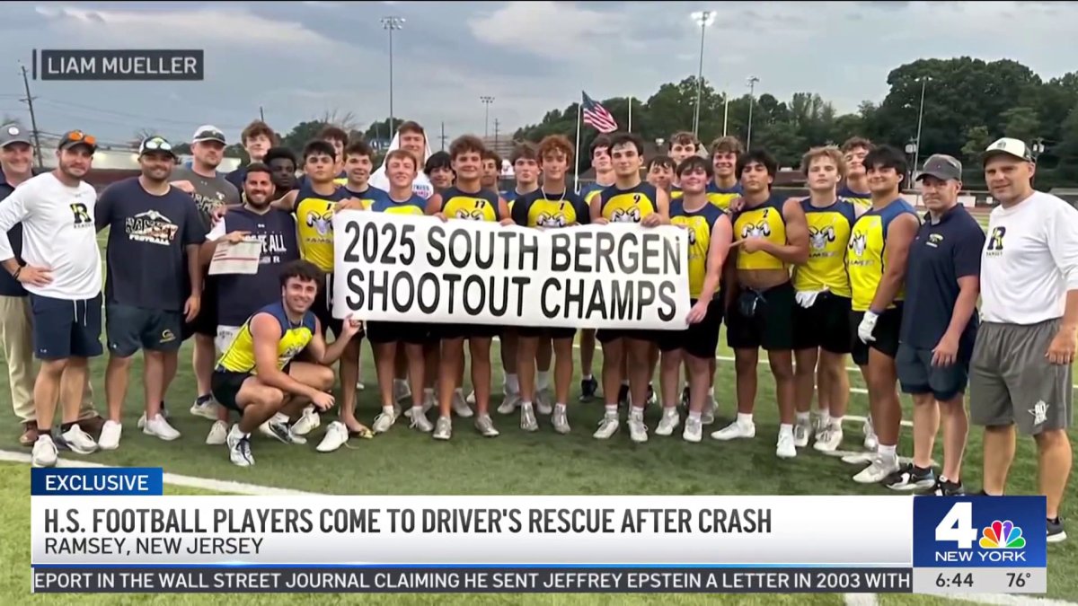 High School Football Players Rescue Driver After Crash
