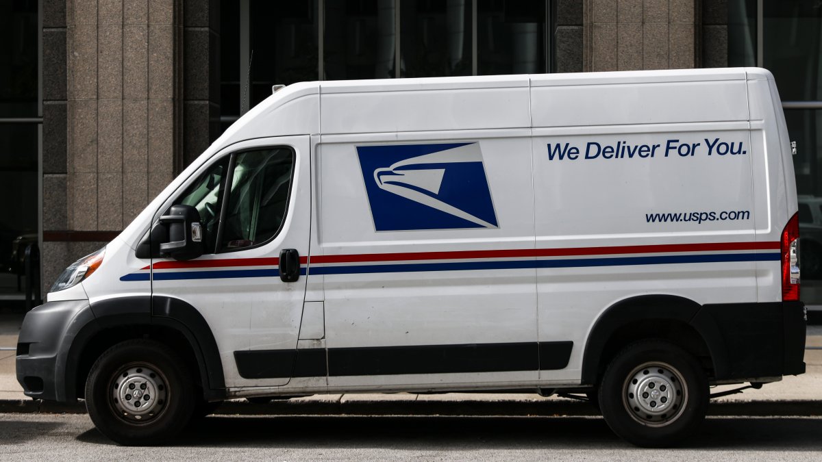 At Least 25 Countries Suspend Package Deliveries to US Over New Tariffs