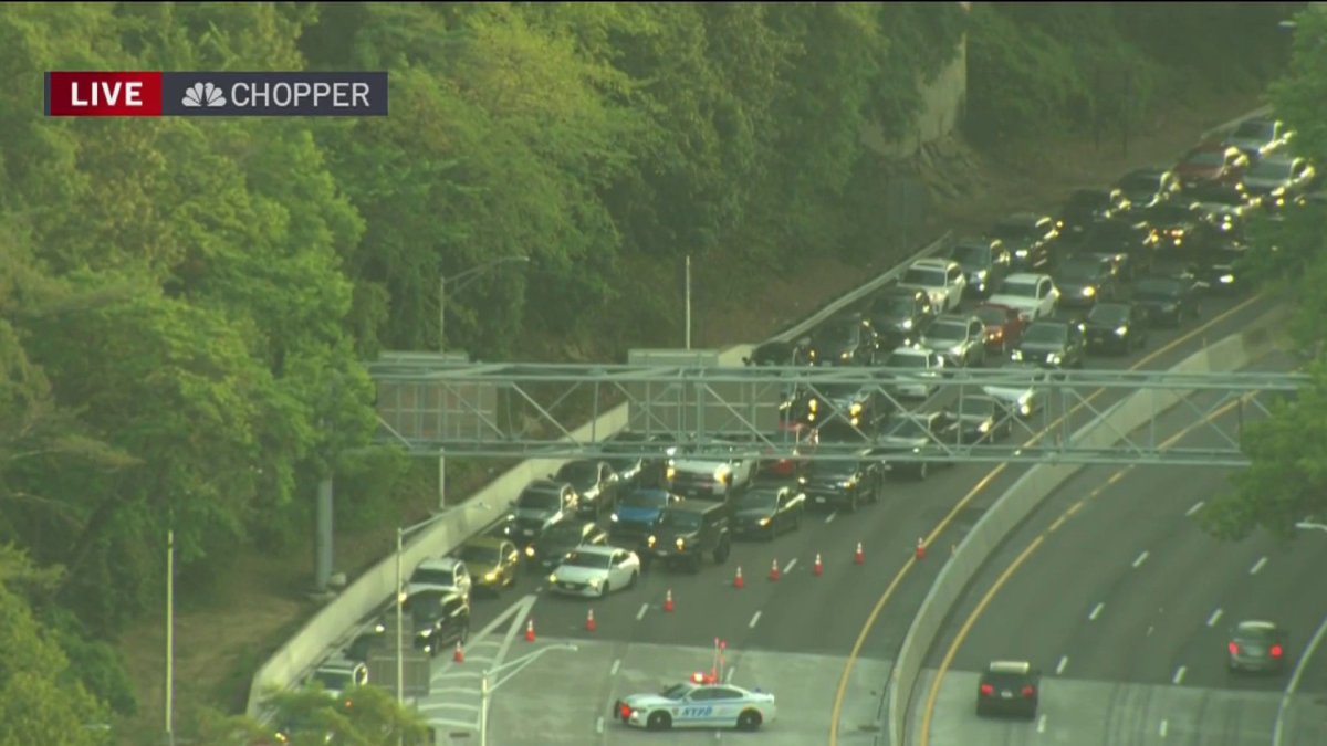 Bronx River Parkway crash kills 2 early Monday morning: NYPD NBC New York
