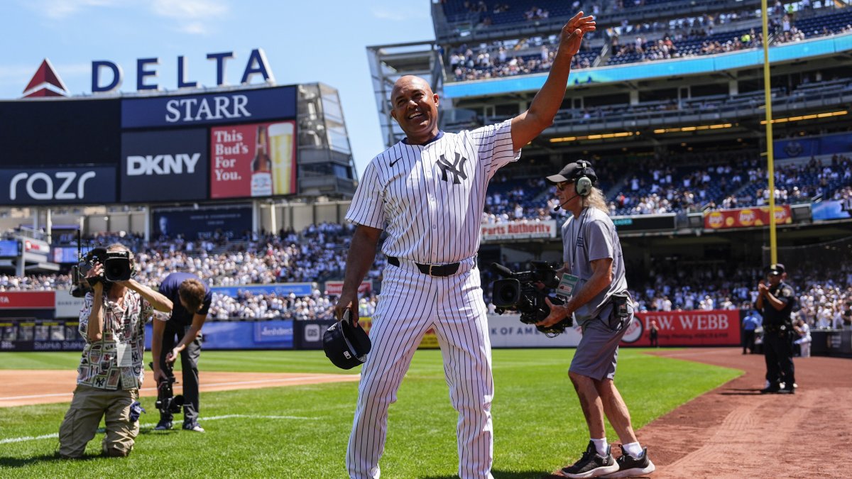 Mariano Rivera tears Achilles in Yankees Old-Timers' Day game and needs surgery