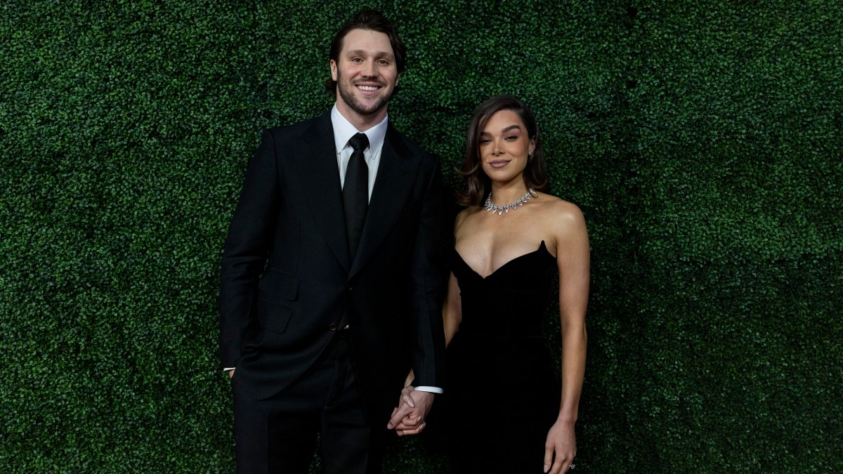 josh allen hailee steinfeld wedding date
