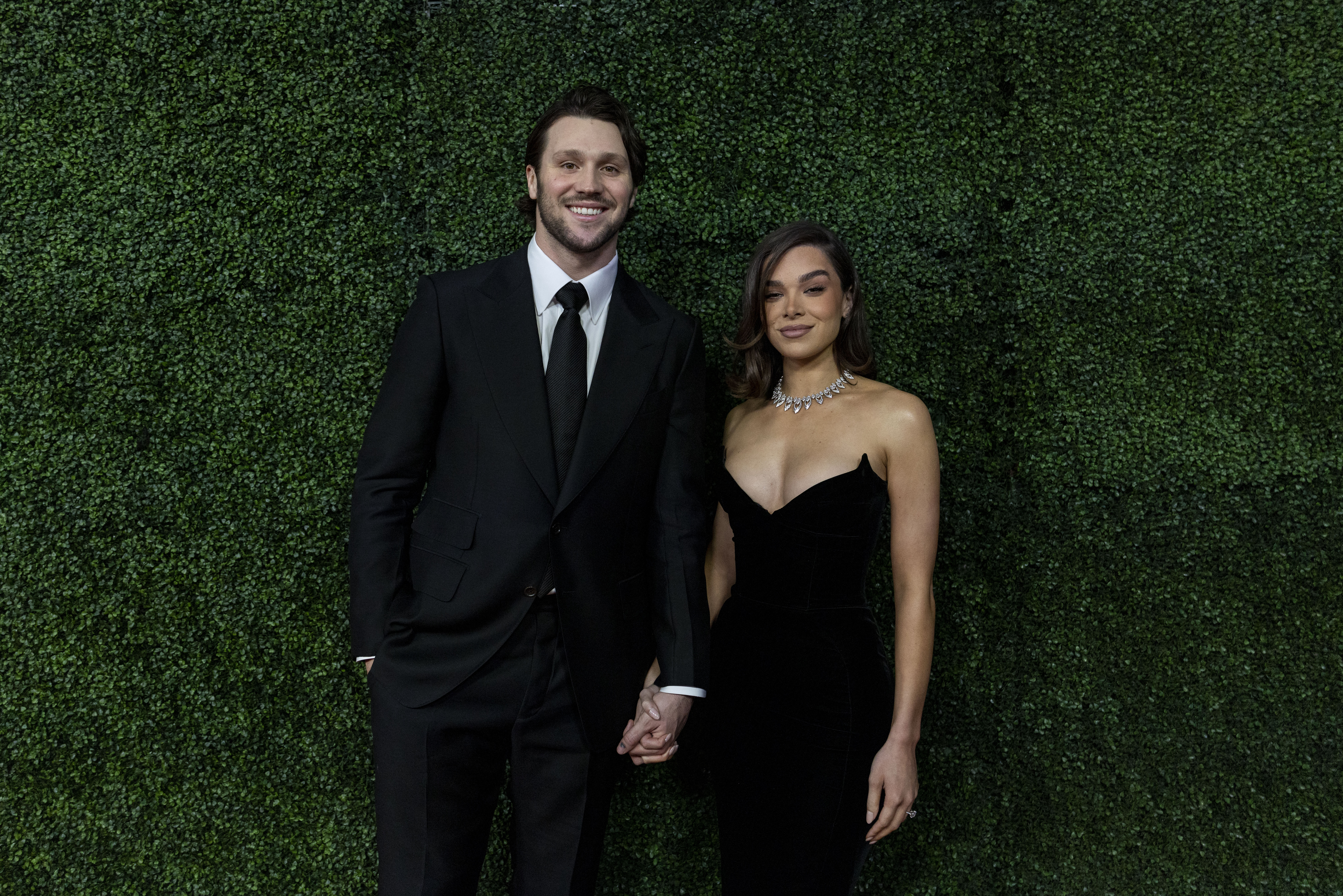 Josh Allen opens up about marriage to Hailee Steinfeld in sideline interview