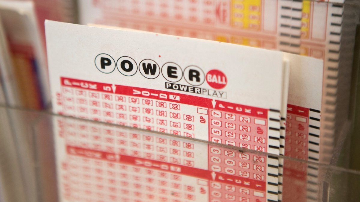 Powerball jackpot hits $1 billion ahead of Labor Day weekend drawing