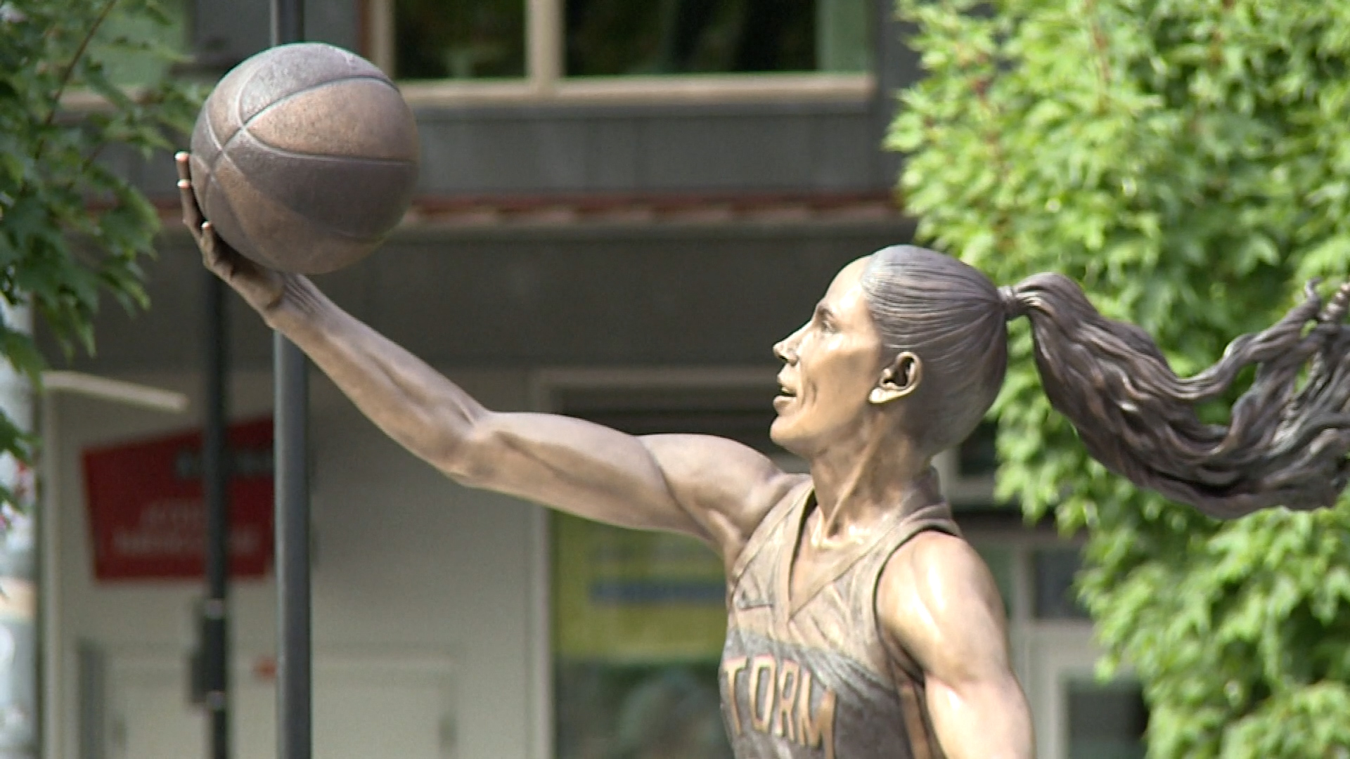 See WNBA legend Sue Bird's history-making statue – NBC New York