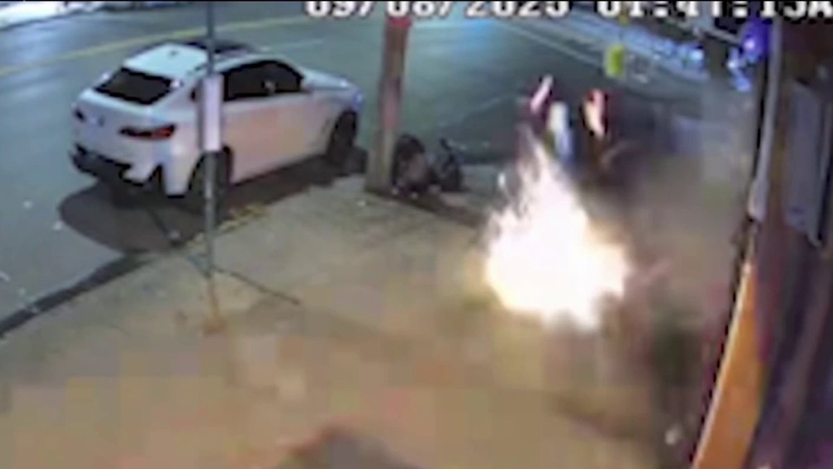 Driver dies after crashing stolen car into Brooklyn building – NBC New York