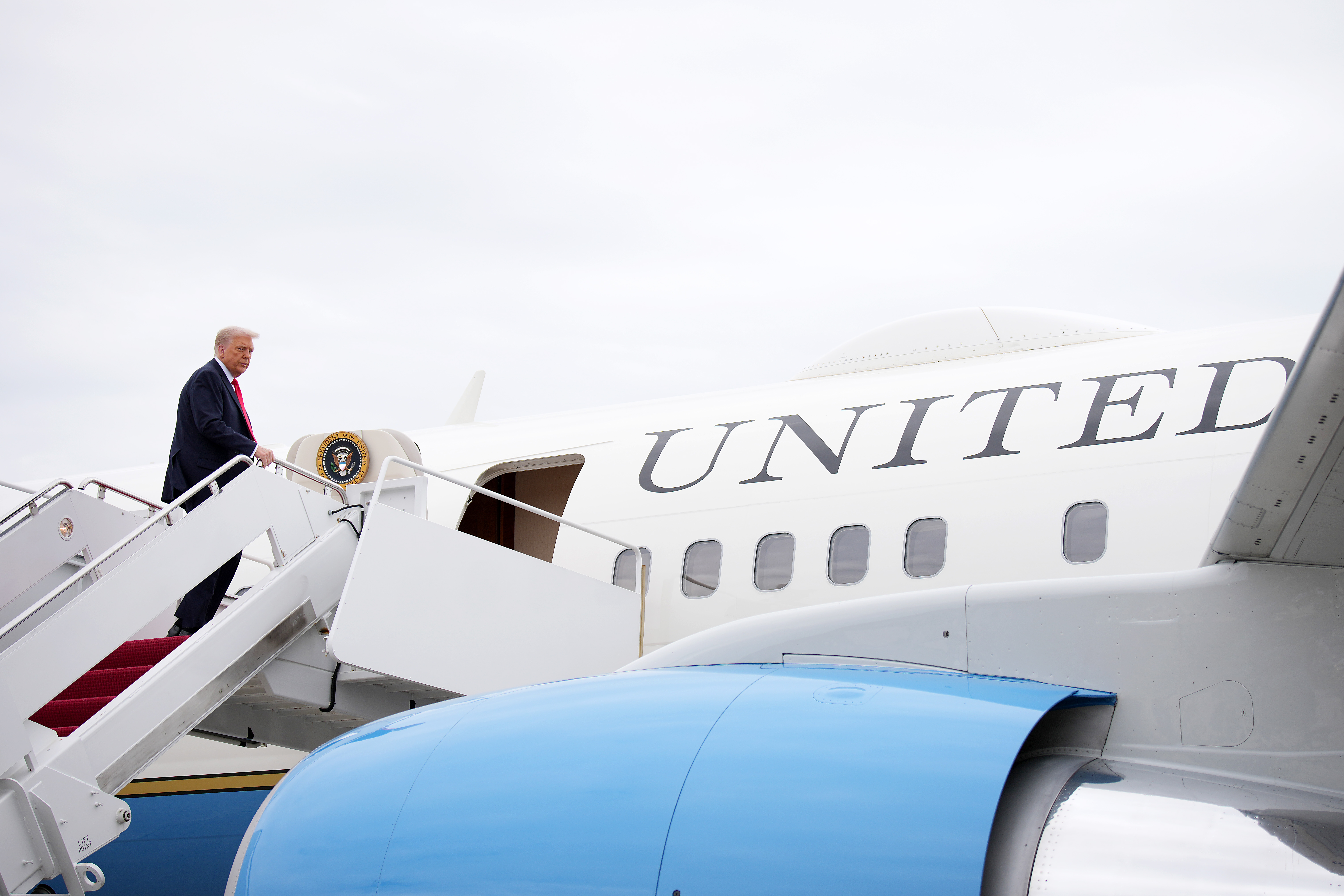 Air Force One has close call with Spirit flight over NYC: ATC