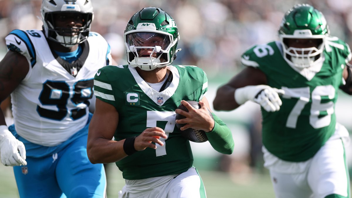 Jets Bench Justin Fields Replace Tyrod Taylor Against Panthers
