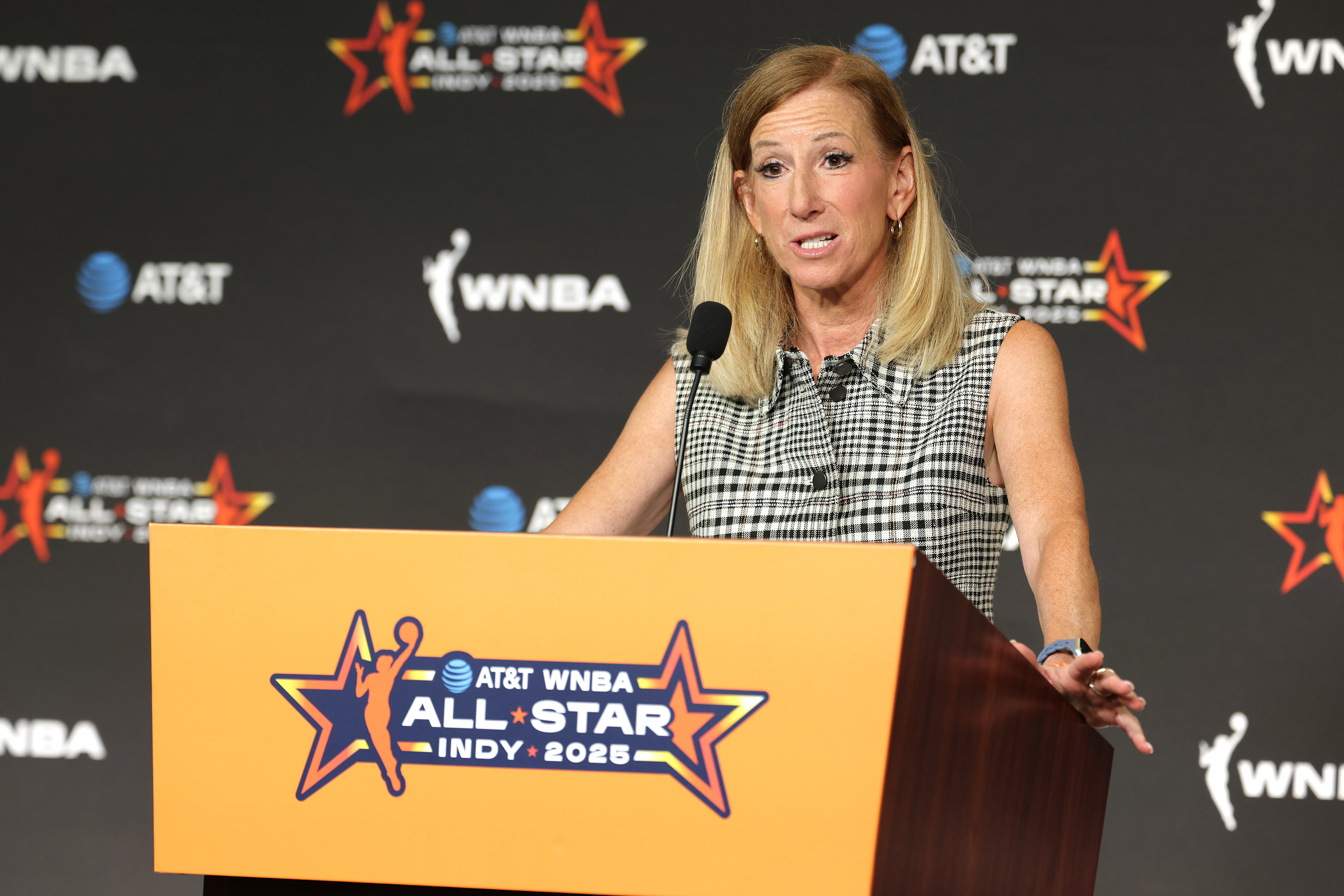 WNBA, WNBPA Agree 30-Day CBA Extension to Avoid Lockout