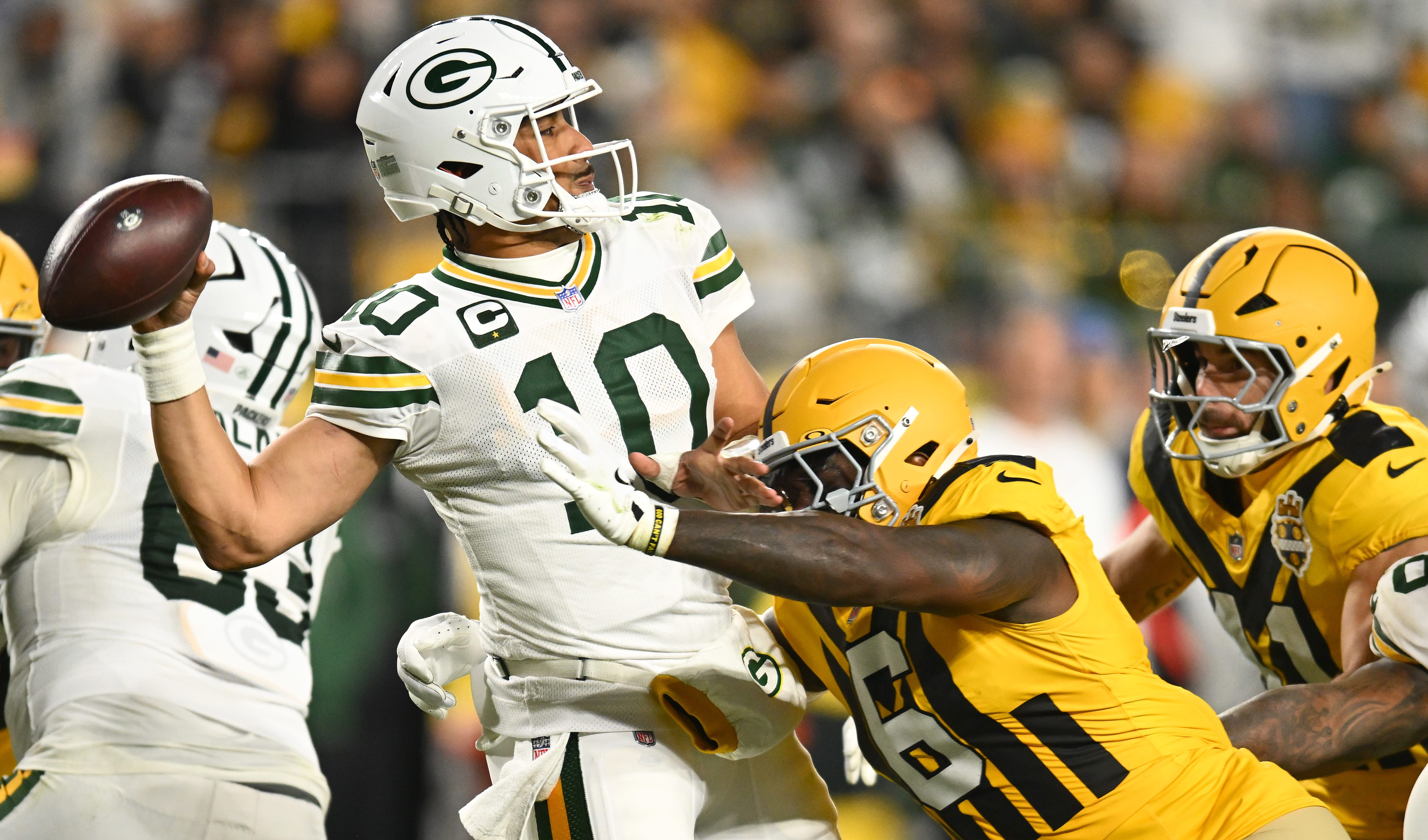 Packers Rally To Defeat Steelers 35-25 With Love, Kraft Leads