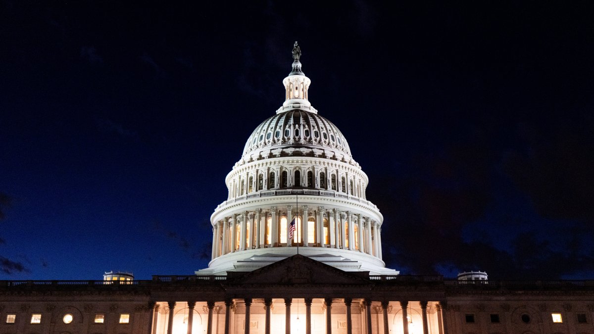 Federal agencies tell staff to return to work as government reopens ...