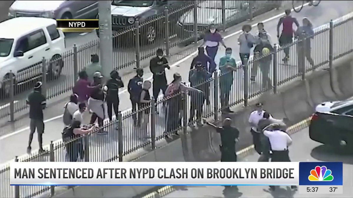 Man sentenced after NYPD clash on Brooklyn Bridge – NBC New York