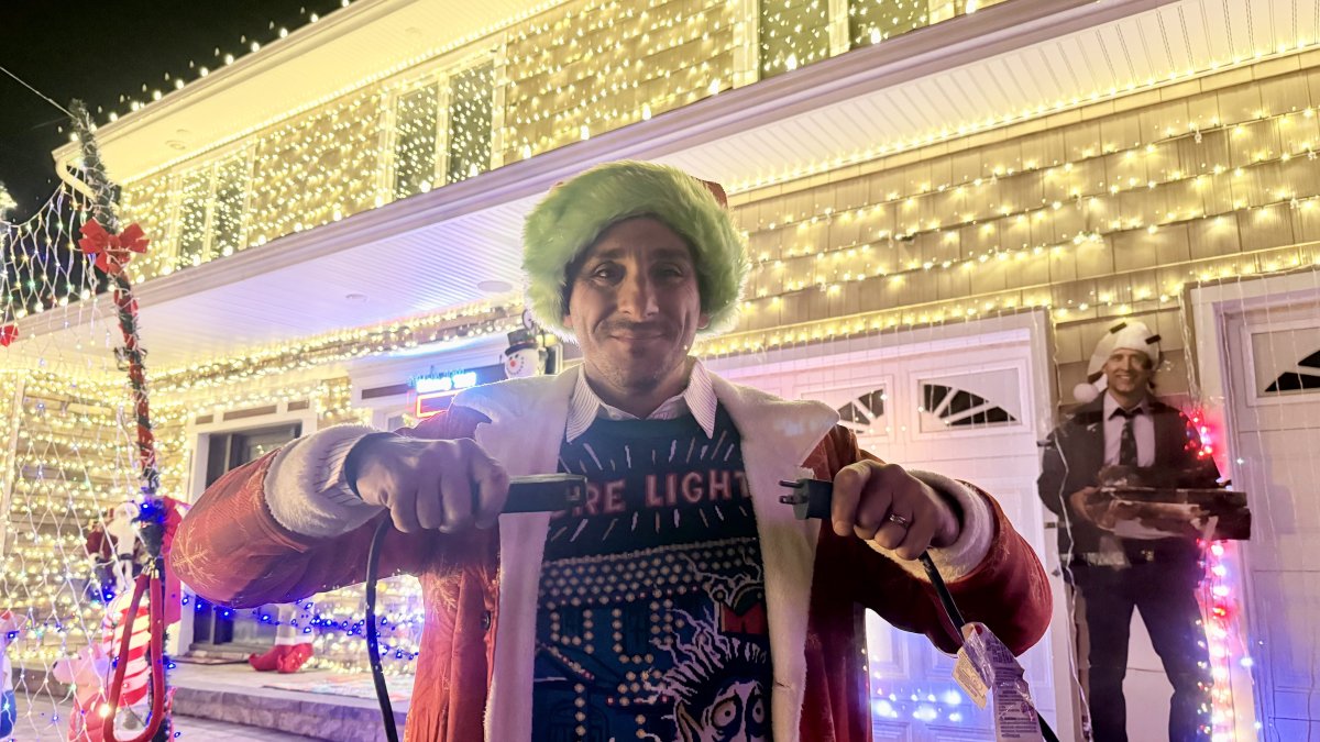 New York home transformed into ‘Christmas Vacation' house for holidays