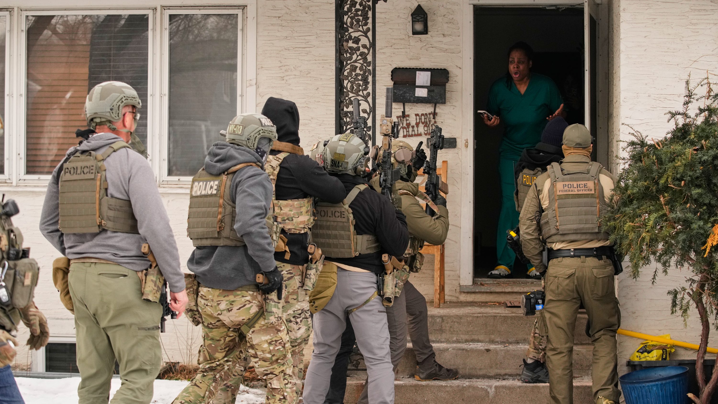 ICE officers authorized to enter homes without a judge's warrant, memo says