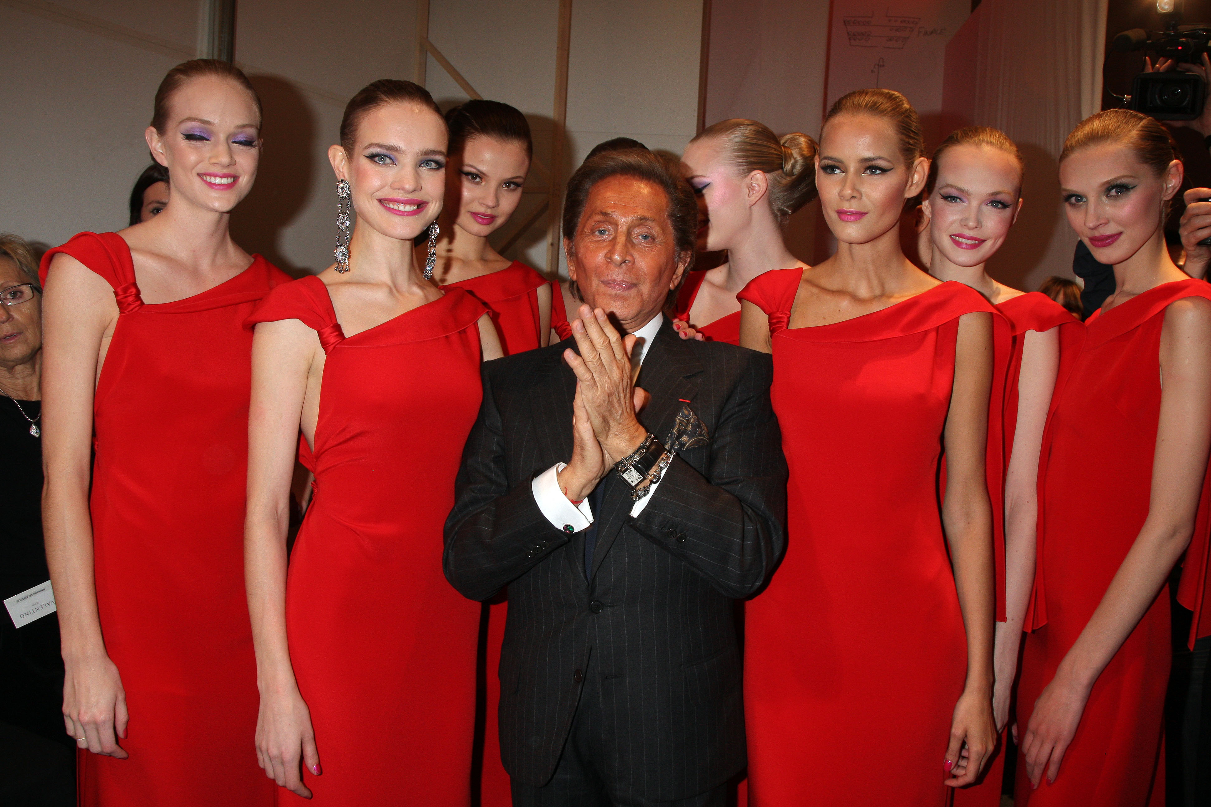 Legendary fashion designer Valentino dies at age 93 – NBC New York