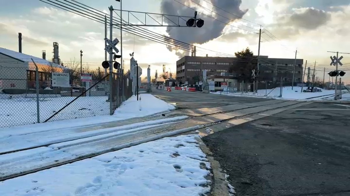 Worker at NJ chemical plant dies after falling into vat of mineral oil