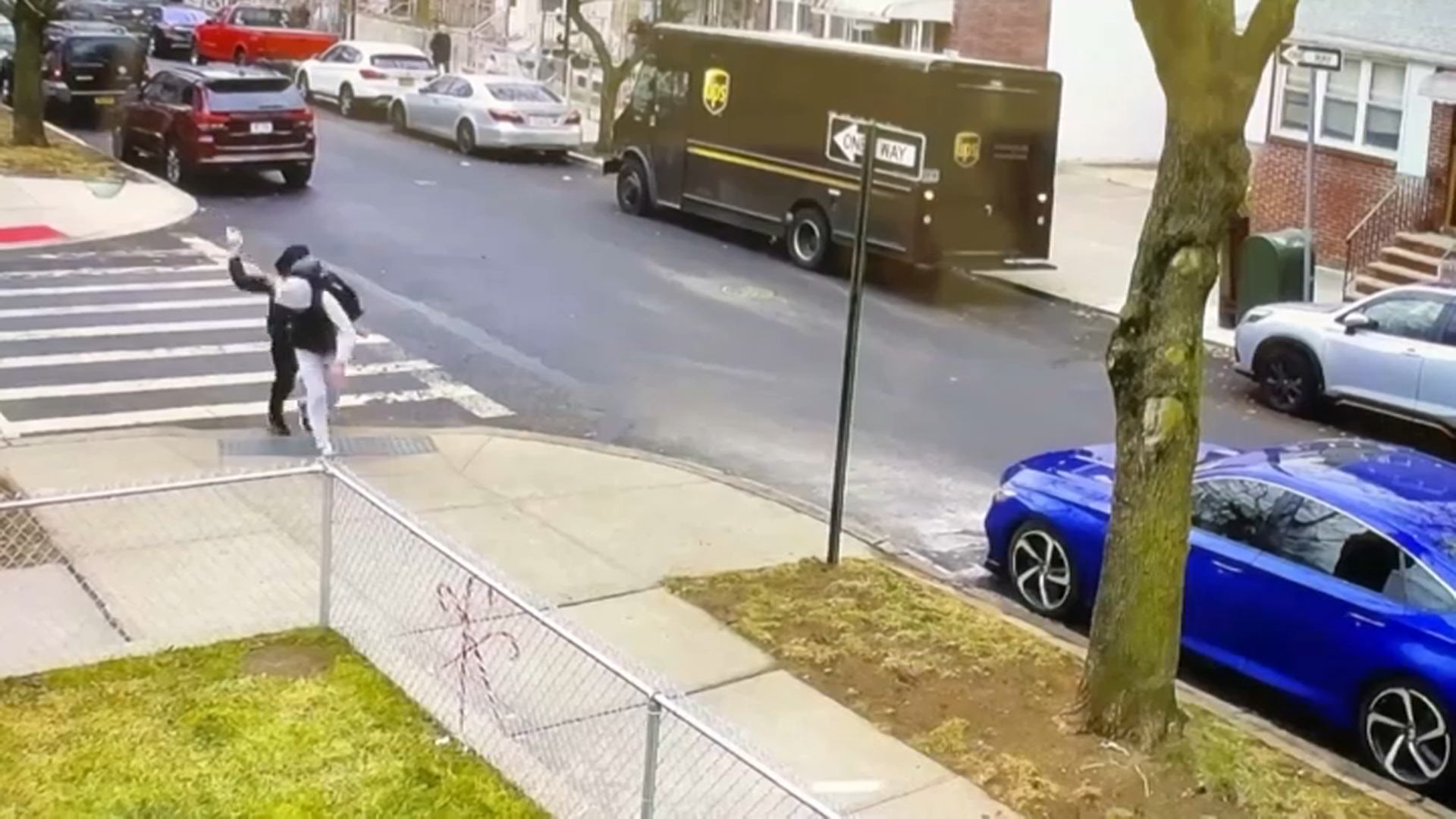 17-year-old boy stabbed to death in Woodhaven, Queens – NBC New York