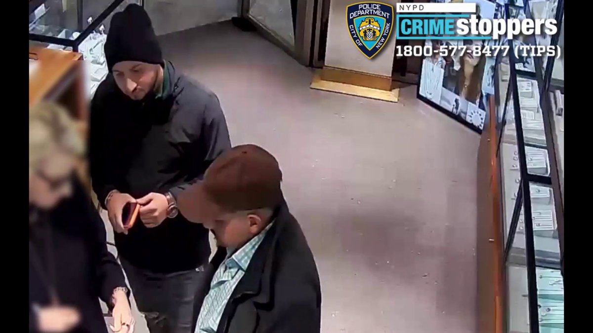 Two men steal $30k from jewelry store in Hudson Yards, NYPD says – NBC ...