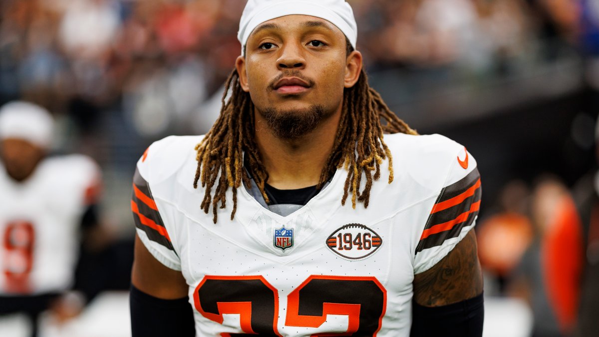 Cleveland Browns safety Ronnie Hickman jumped by 4 men in NYC hotel lobby, sources say