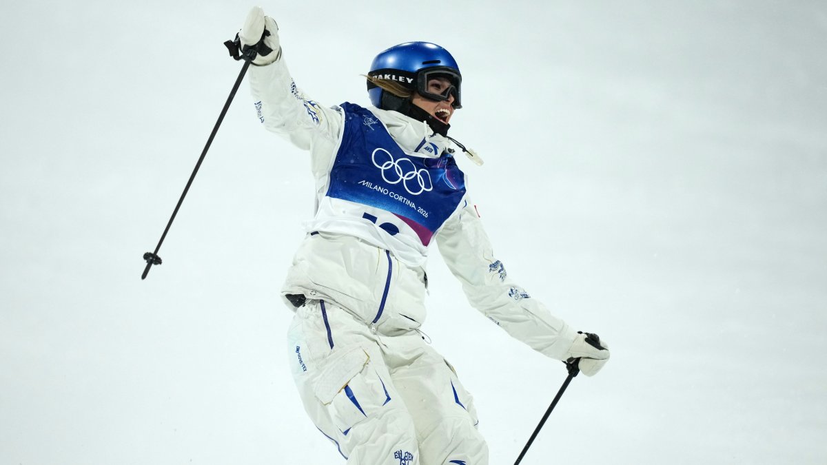 Watch Eileen Gu extend Olympic medal streak with big air silver – NBC ...