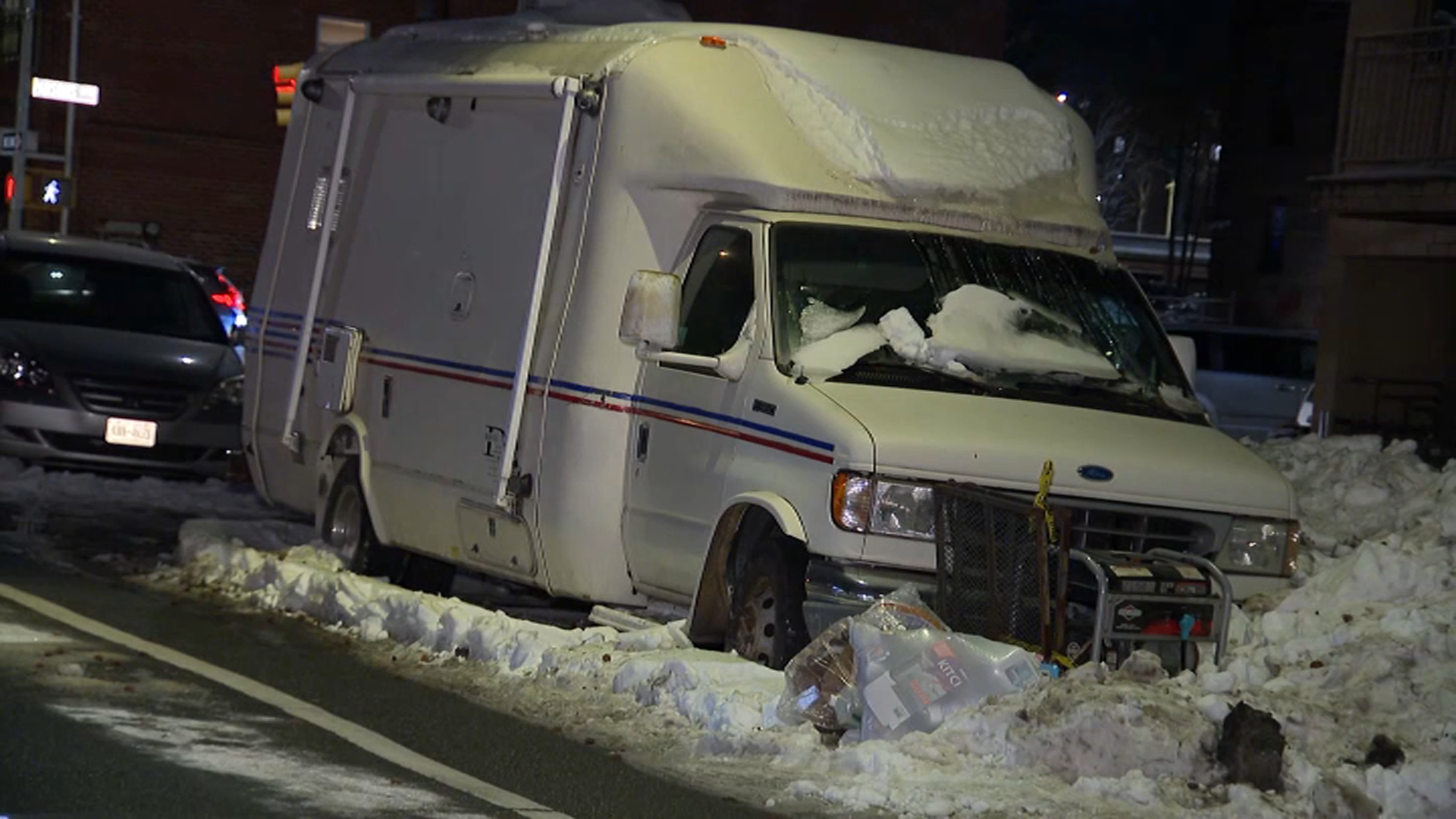 Man and dog found dead in mobile vet van in Queens – NBC New York