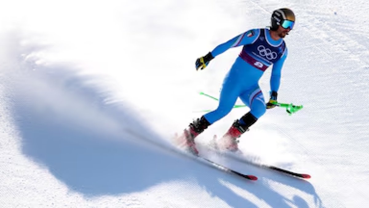Olympics crash video shows Italian lose ski, rip pants on slope – NBC ...