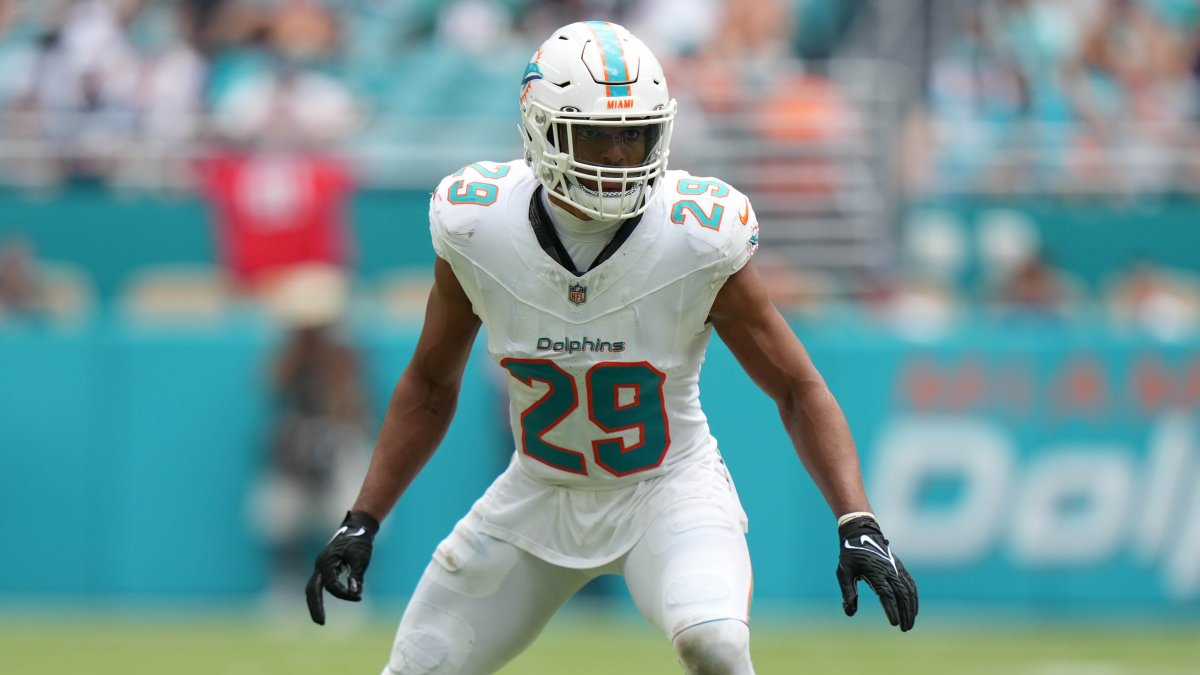 Dolphins trade Minkah Fitzpatrick to Jets for late-round draft pick: Report