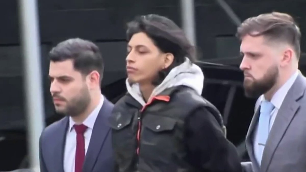 Teen arrested in apparent random stabbing of woman at Queen bus stop ...