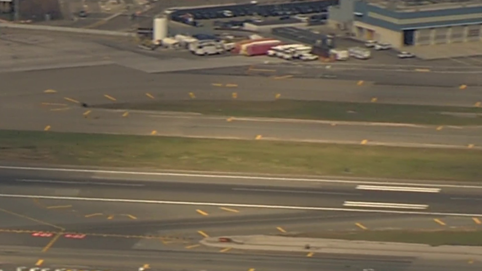 Runway 4 reopens at LaGuardia Airport after deadly plane crash