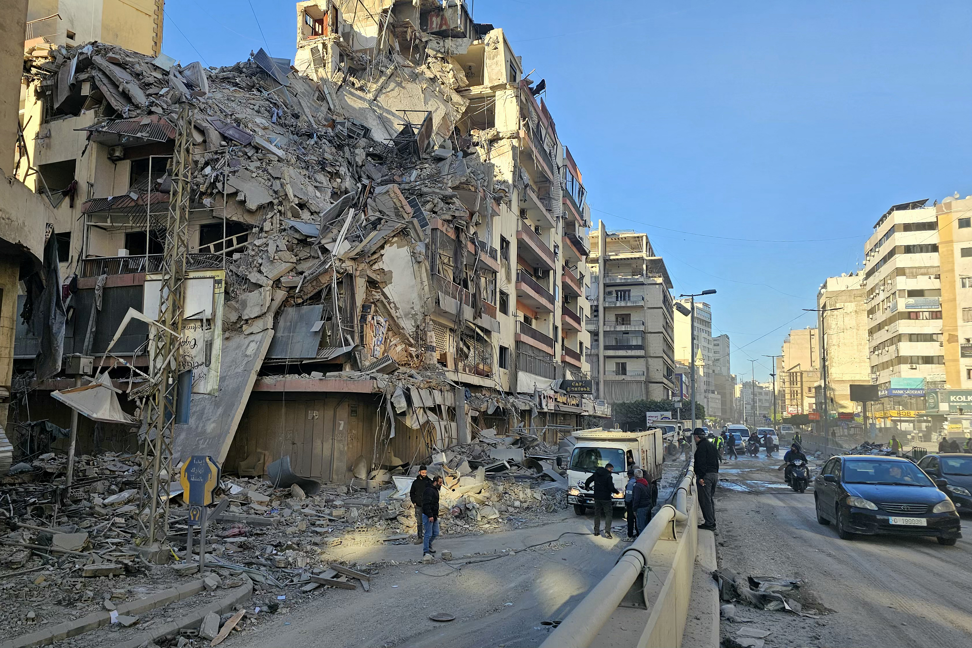 Live updates: House to vote on Iran war powers resolution; Iran threatens retaliation after U.S. sinks warship