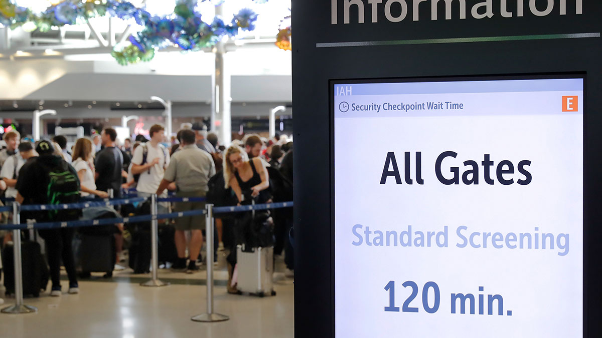 United Airlines rolls out TSA wait time tracker for Newark and 6 other airports