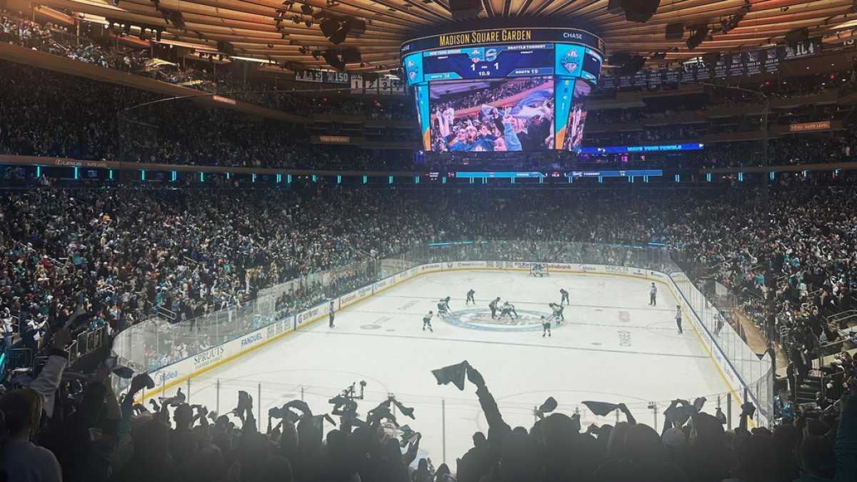 Women's hockey sets attendance record at Madison Square Garden