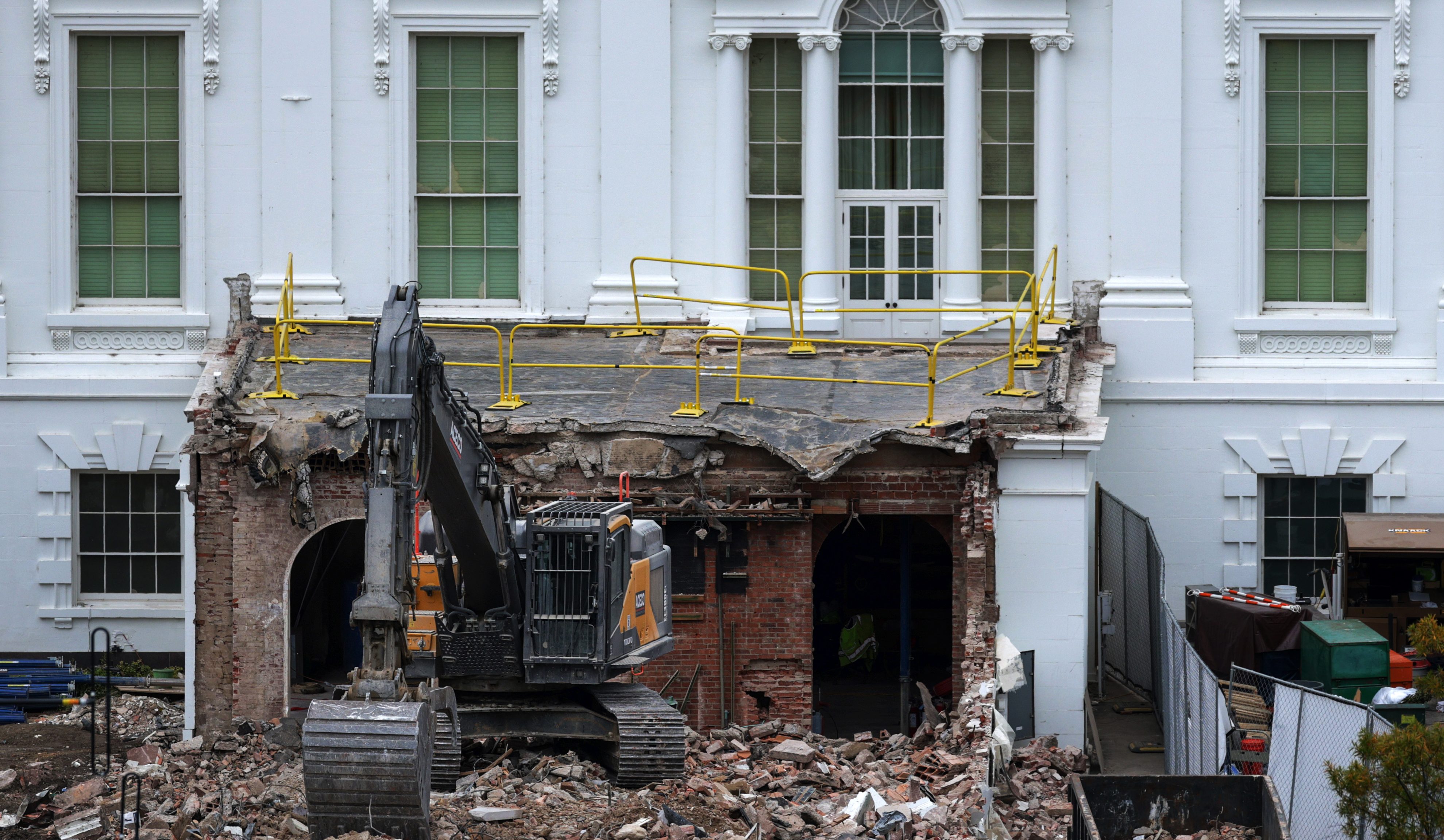 Trump uses the Correspondents' dinner shooting to renew his White House ballroom push
