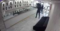 Smash-and-grab crew raids NJ jewelry store with sledgehammers