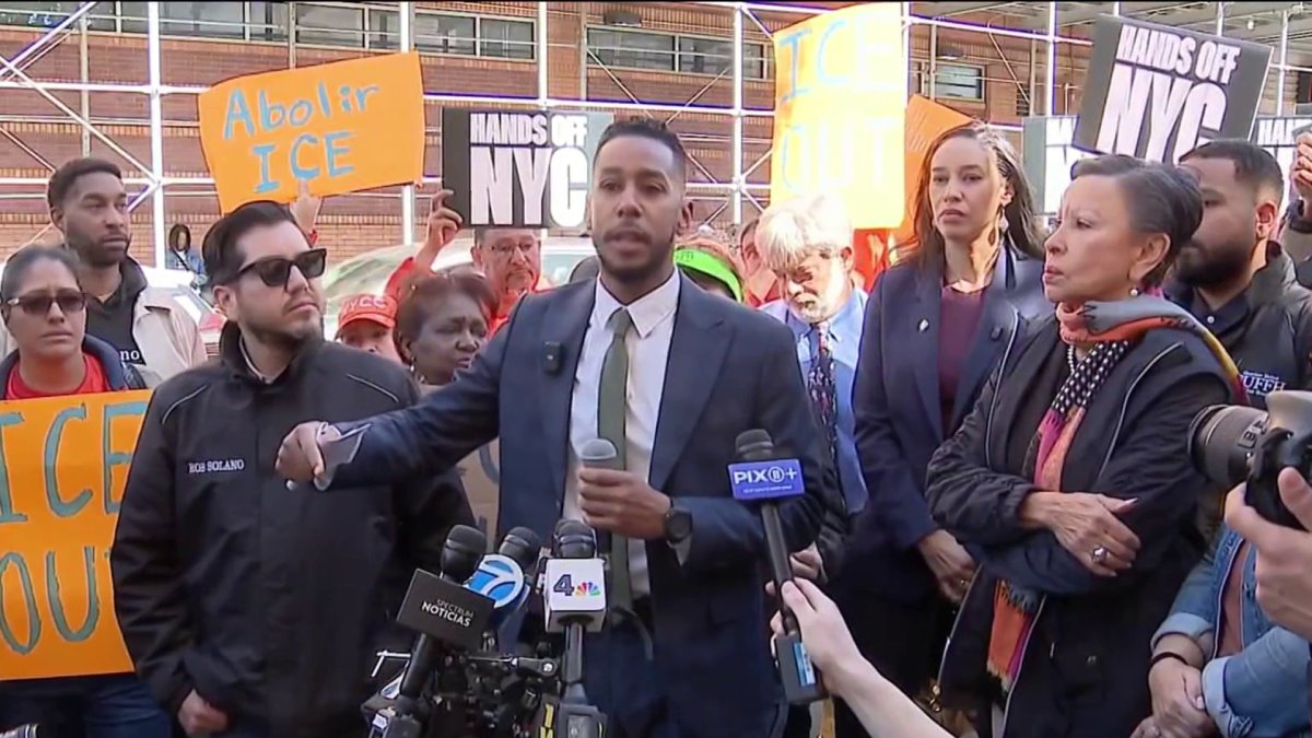 9 arrested in ICE protest outside Brooklyn medical center – NBC New York