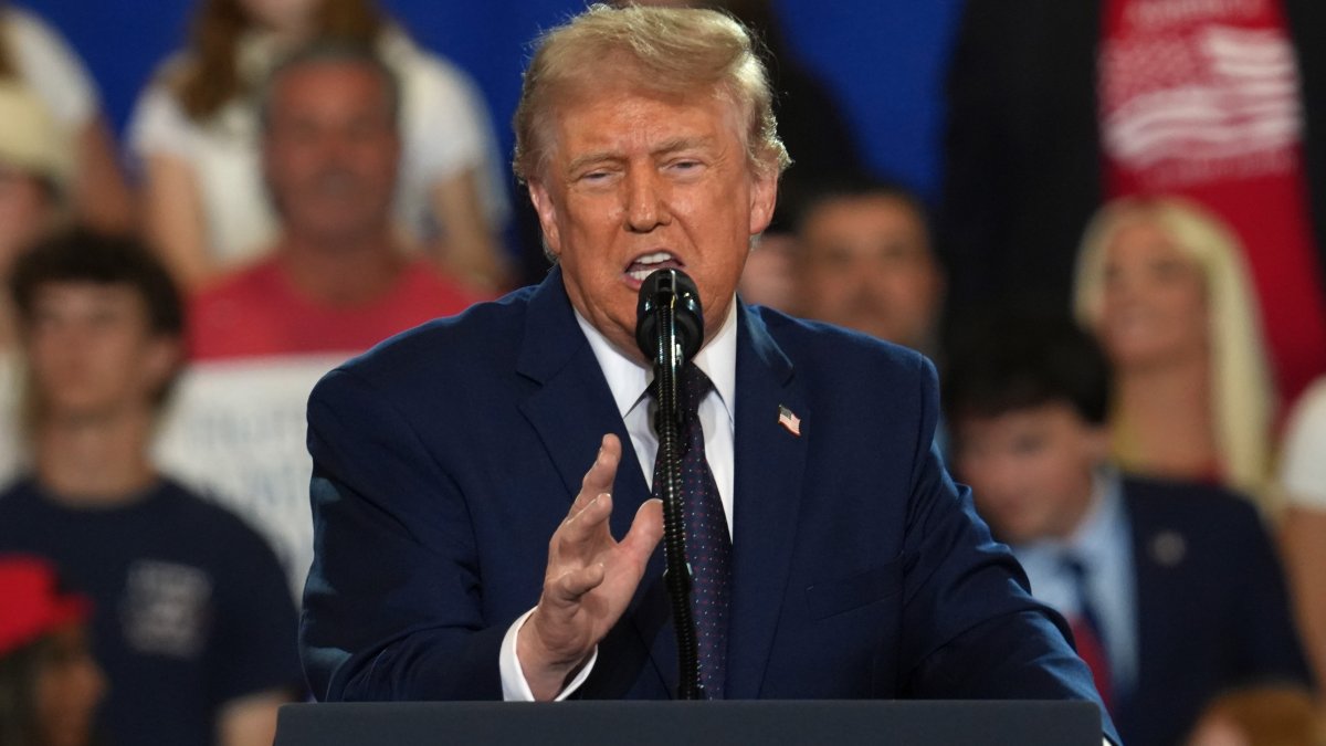 Trump visits toss-up NY district to talk economy with voters, but veers off-topic