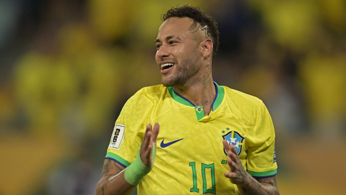 Neymar picked for Brazil's FIFA World Cup squad despite fitness doubts